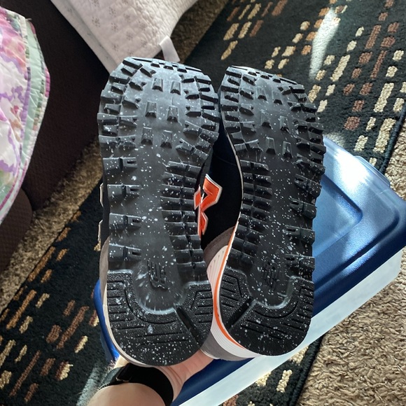 Men’s New Balance Sneakers - Picture 4 of 6